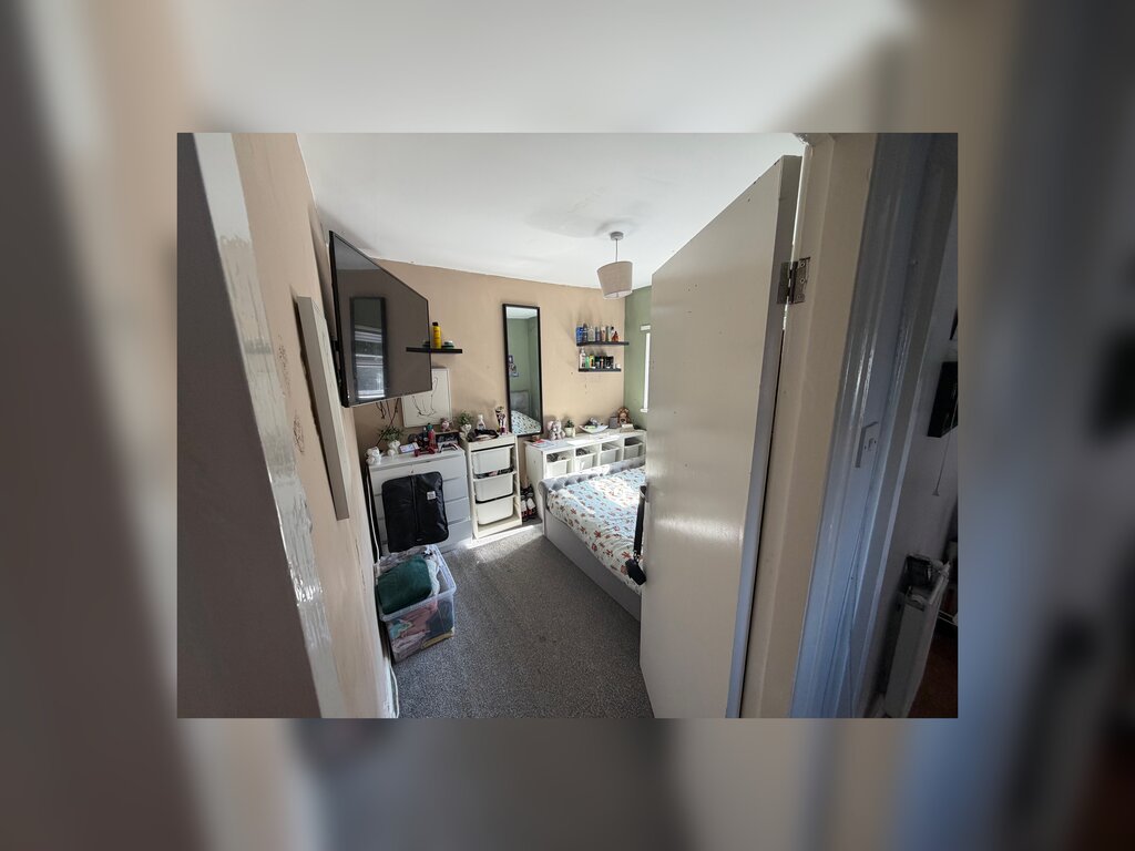 Photo 4 of Huddersfield property