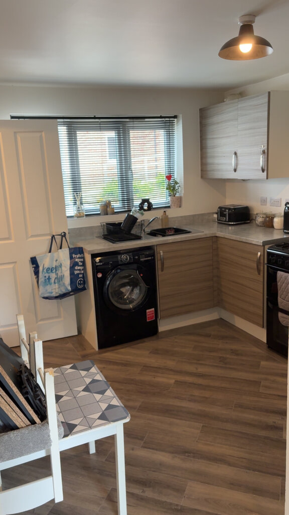Photo 4 of Leeds property