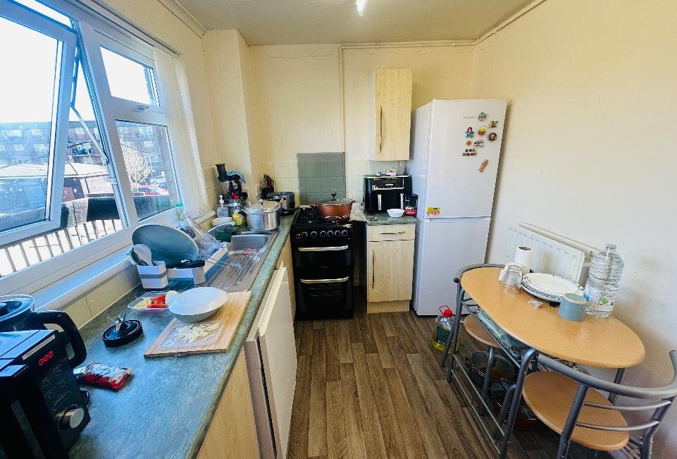 Photo 4 of Dukinfield property