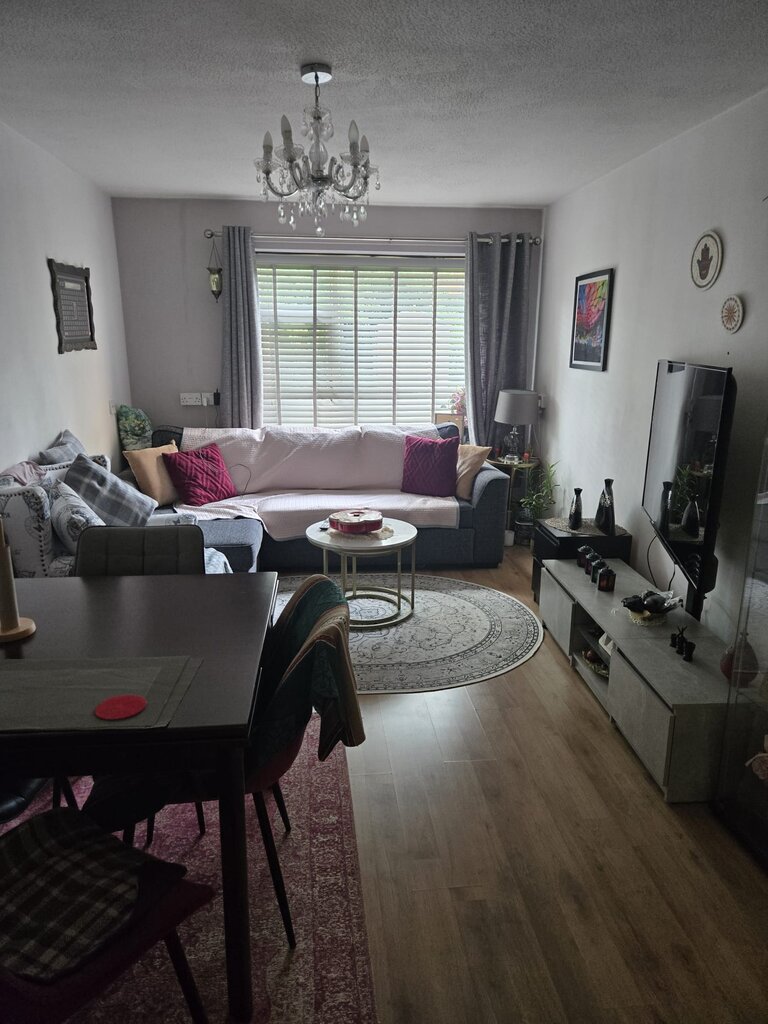 Photo 4 of Salford property