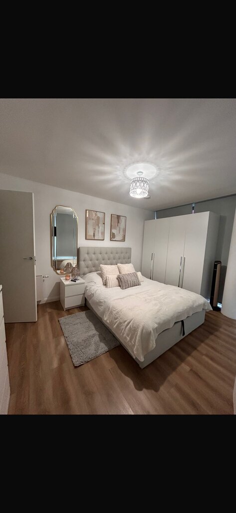 Photo 3 of London property