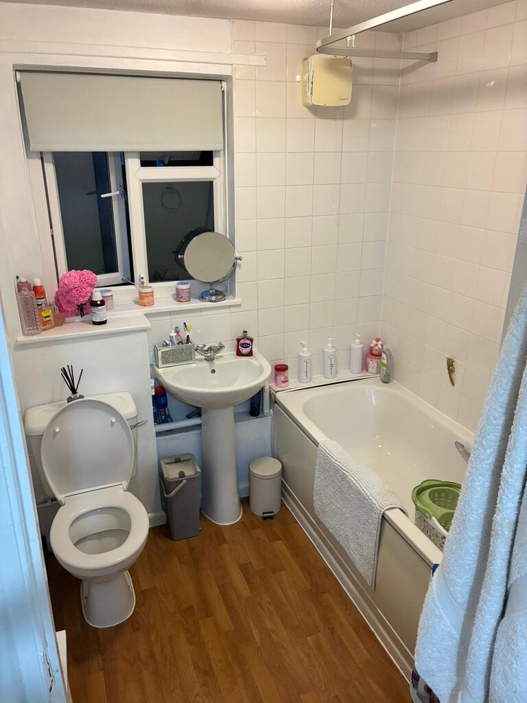 Photo 3 of Borehamwood property