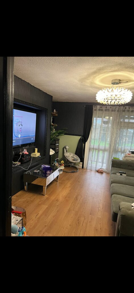 Photo 3 of Basildon property
