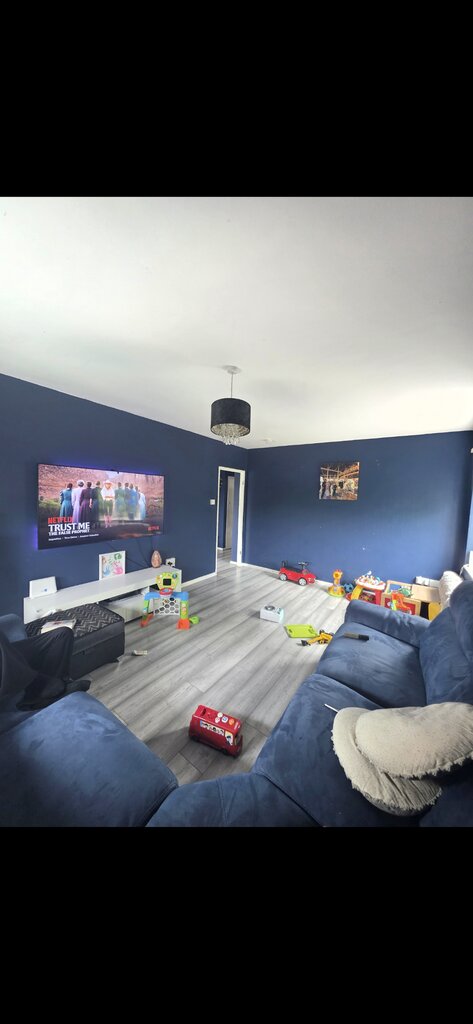 Photo 4 of London property