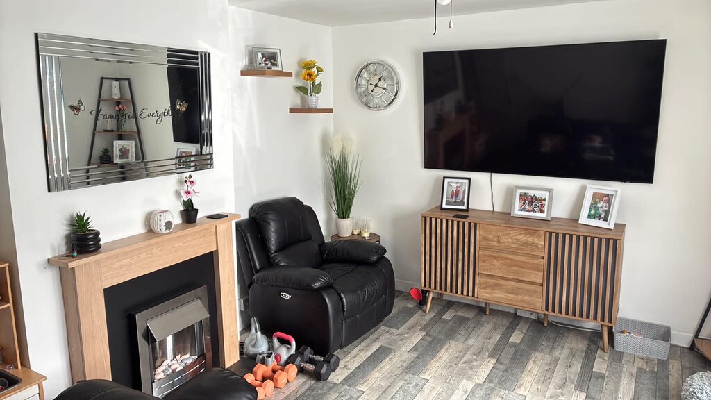 Photo 2 of Ellesmere Port property