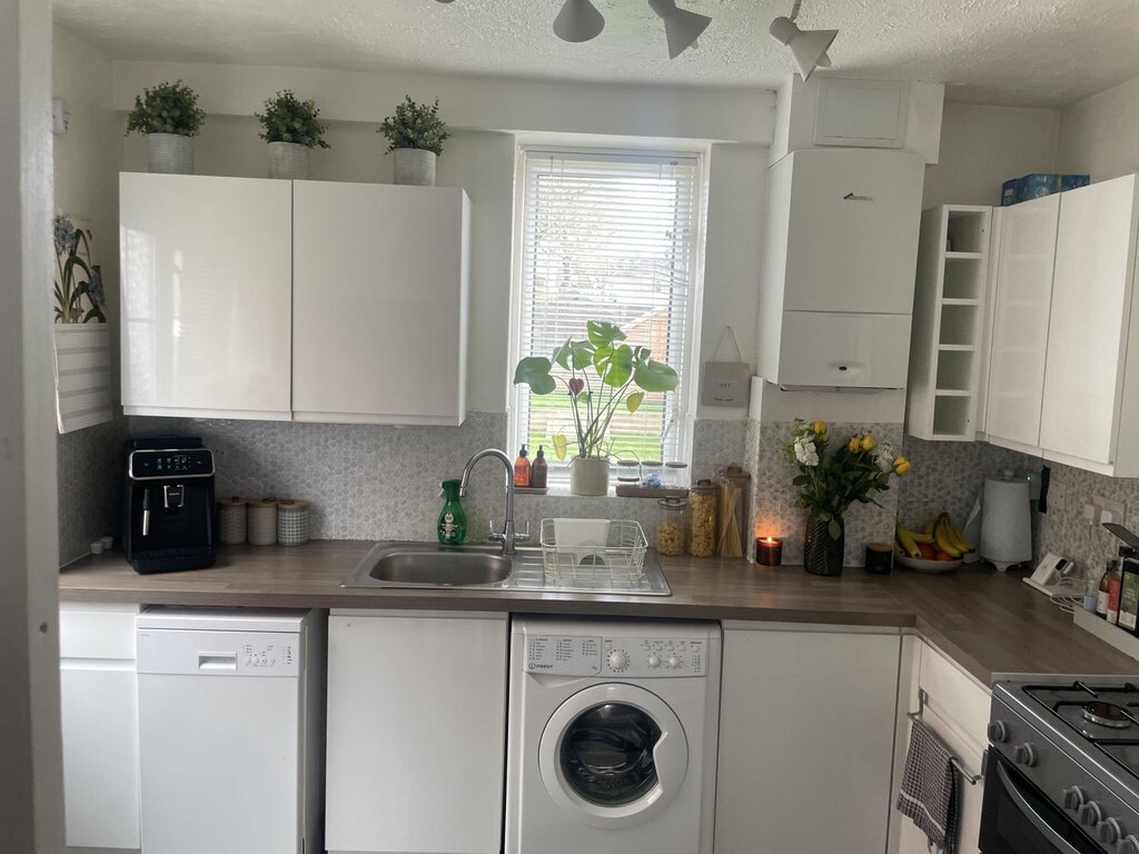 Photo 4 of London property