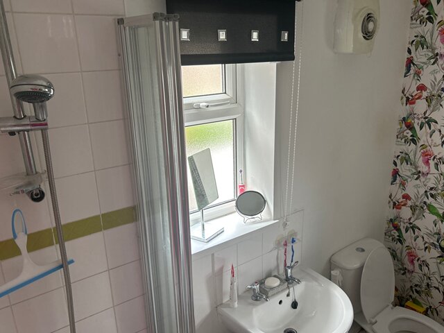 Photo 3 of Wakefield property
