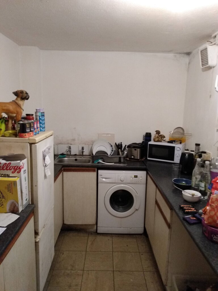 Photo 5 of Manchester property