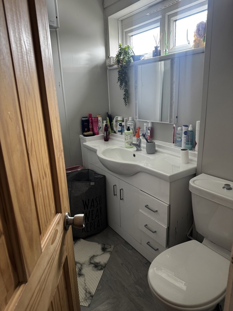 Photo 4 of Peterborough property