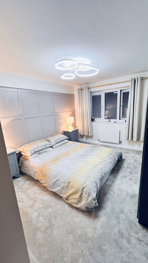 Photo 3 of Watford property