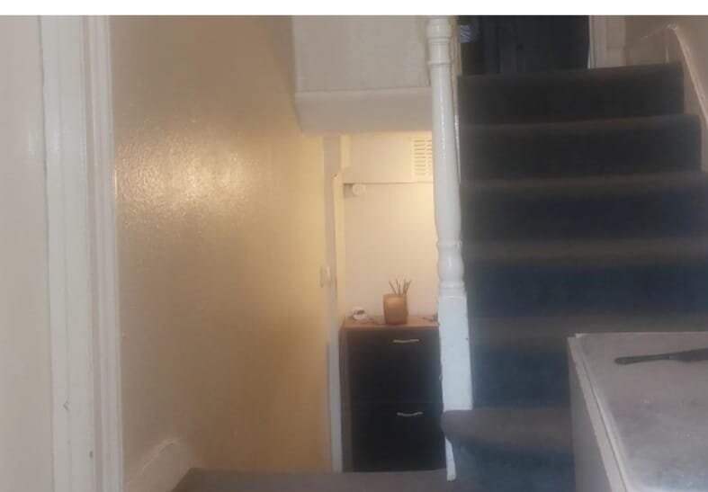 Photo 3 of London property