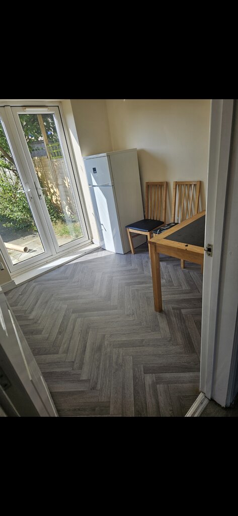 Photo 3 of Huddersfield property