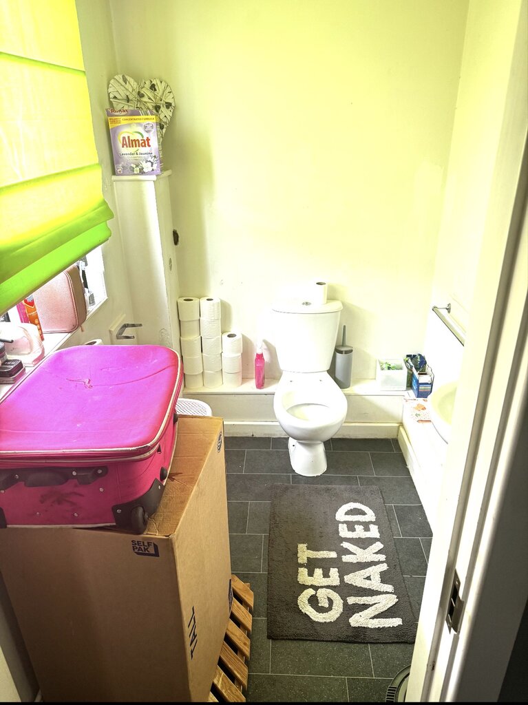 Photo 4 of Salford property