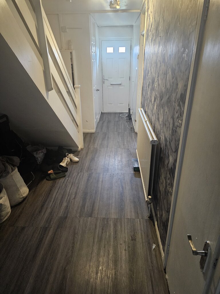 Photo 5 of London property