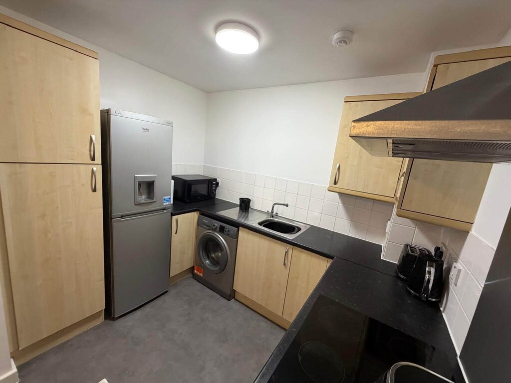 Photo 4 of Southampton property