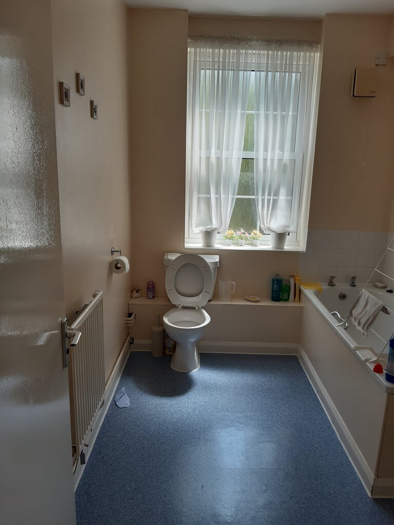 Photo 3 of London property