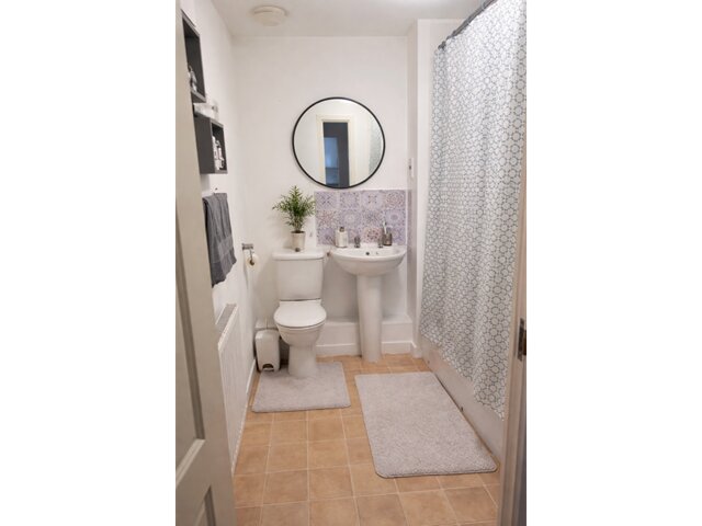 Photo 4 of Oxford property