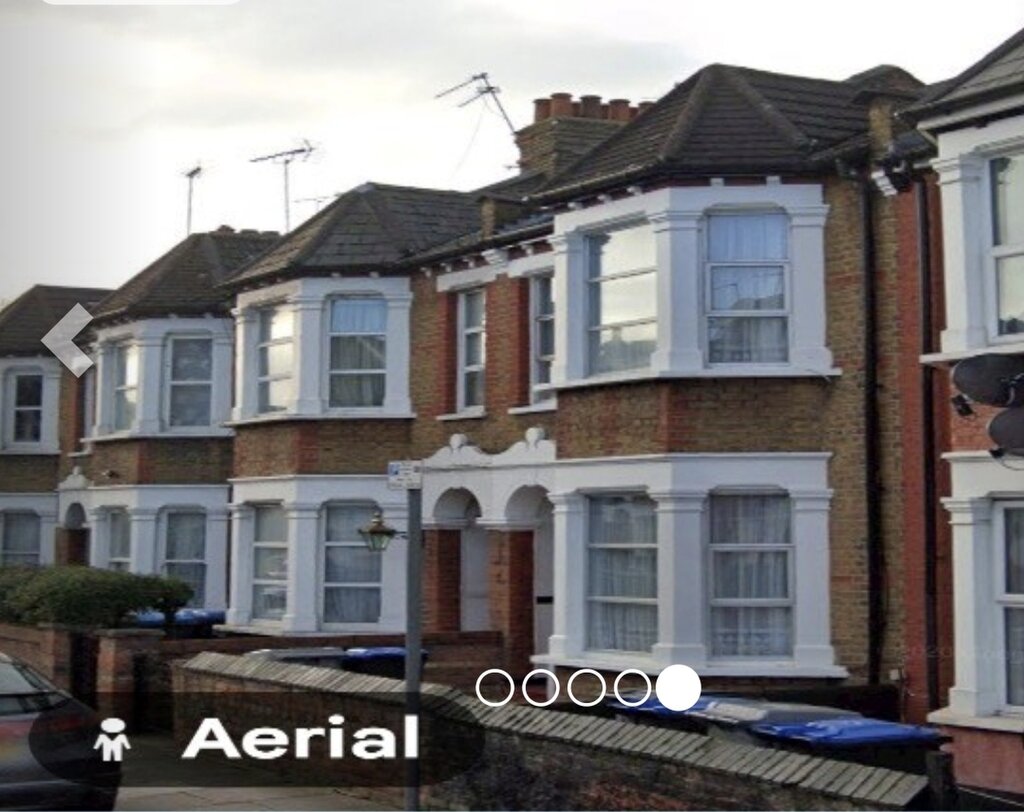 Photo 5 of London property