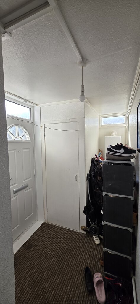 Photo 3 of London property