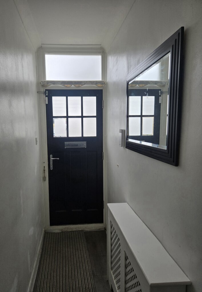 Photo 3 of London property
