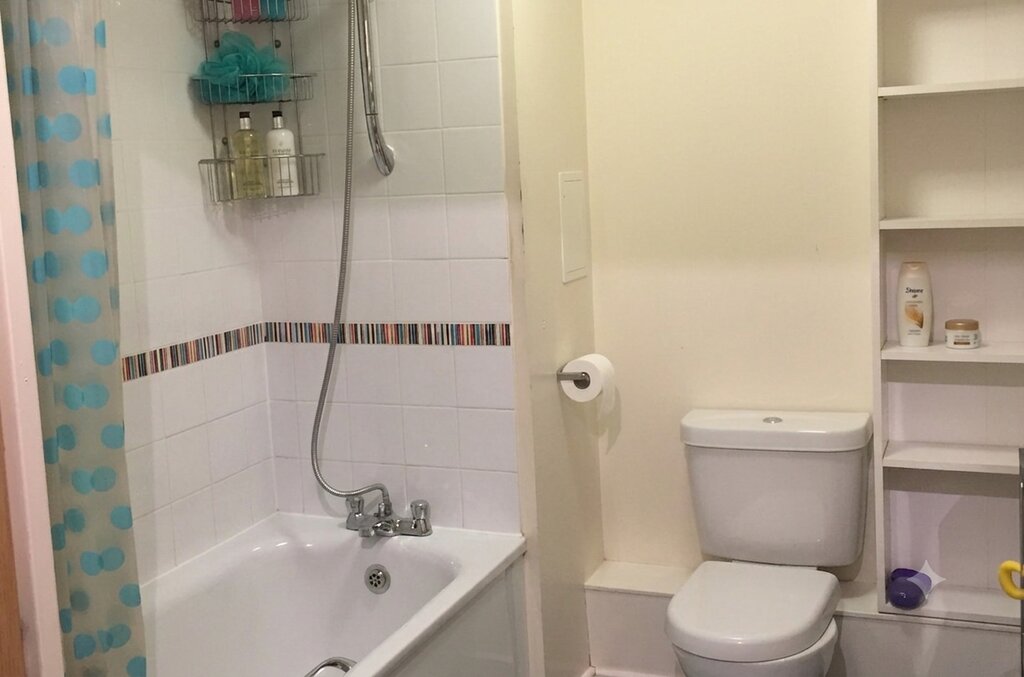 Photo 5 of Kennington property