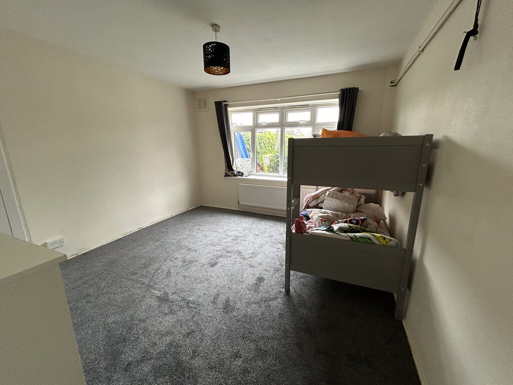 Photo 2 of Chessington property