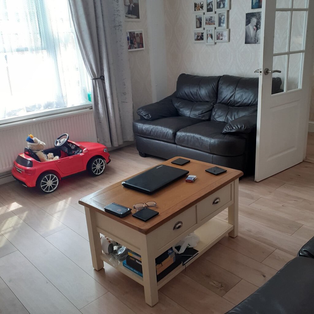 Photo 2 of London property