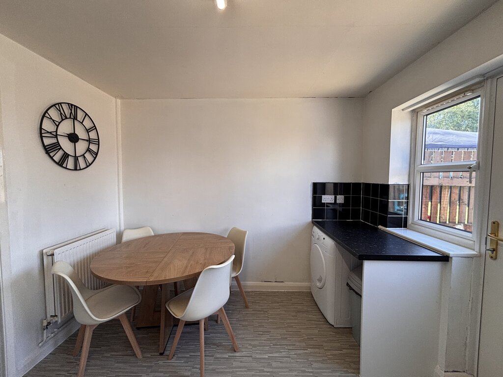 Photo 5 of Salford property