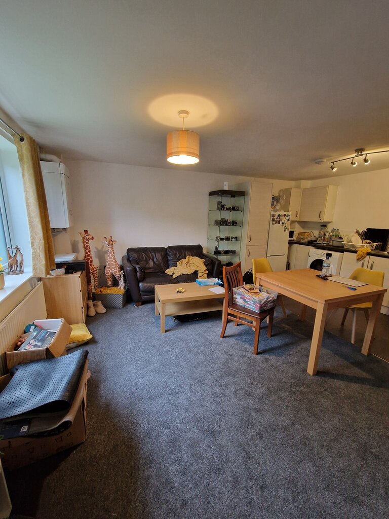 Photo 4 of Watford property