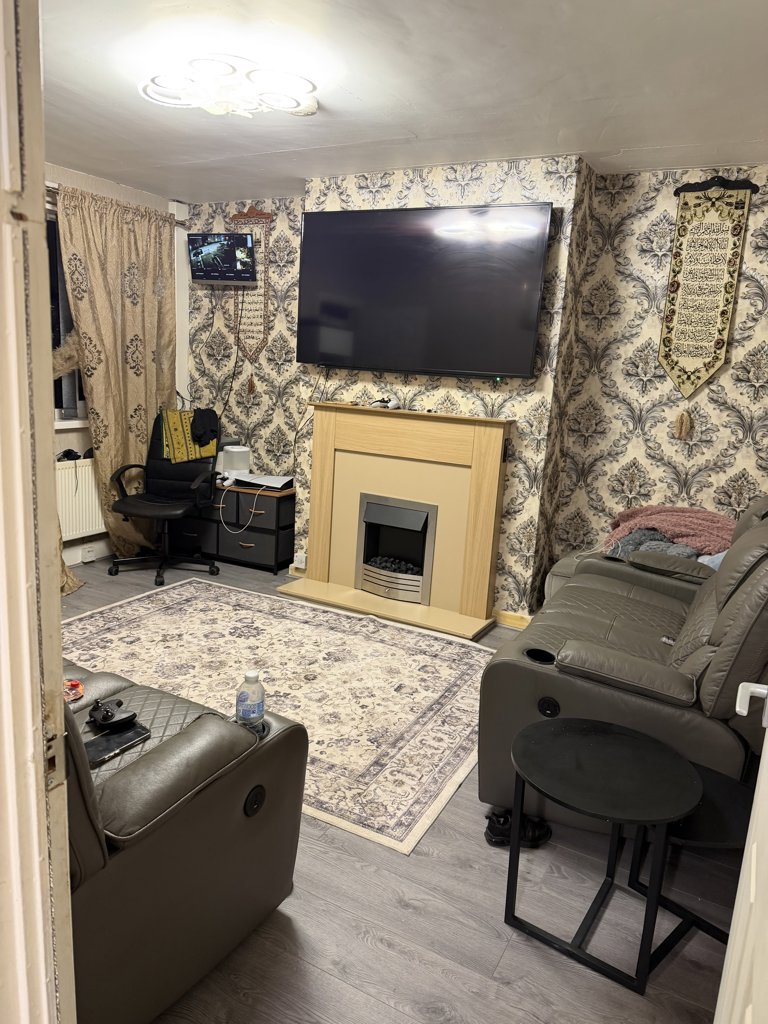 Photo 4 of Bradford property