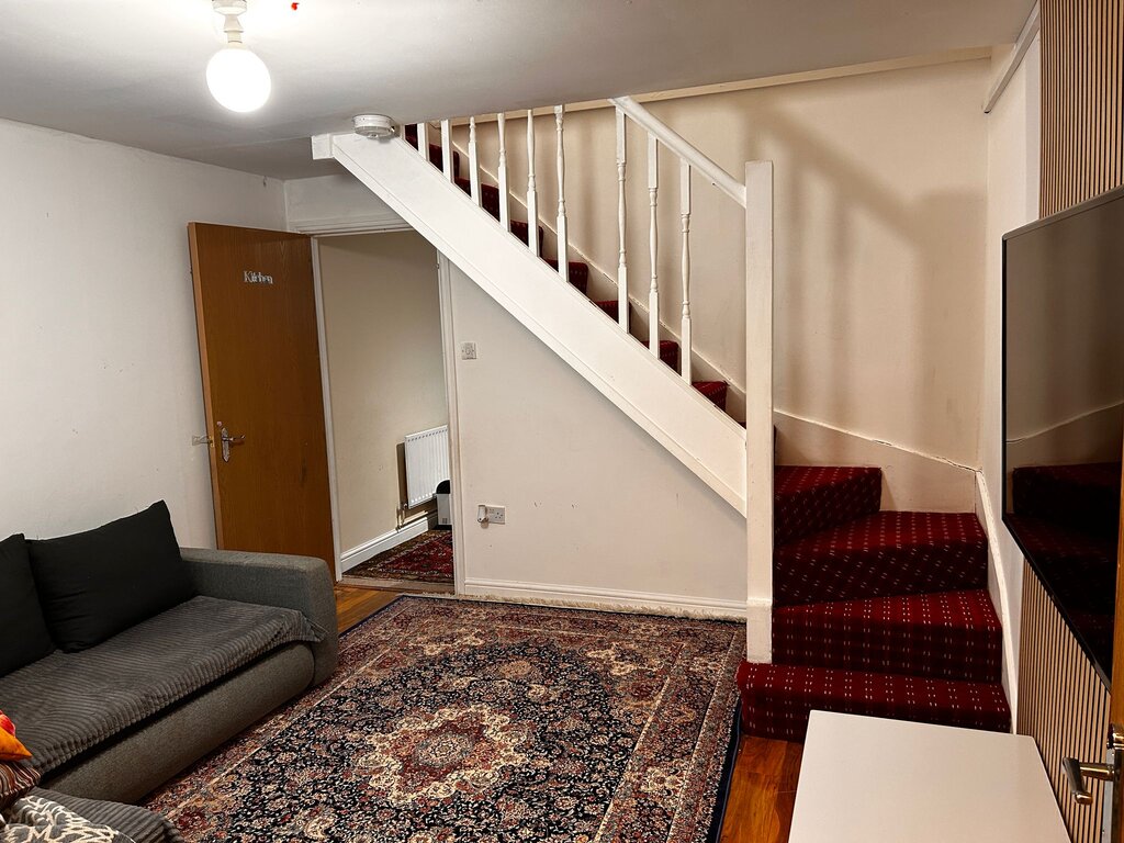Photo 3 of Huddersfield property