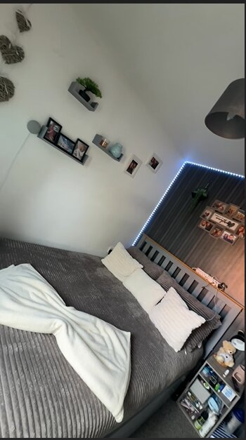 Photo 4 of Wakefield property