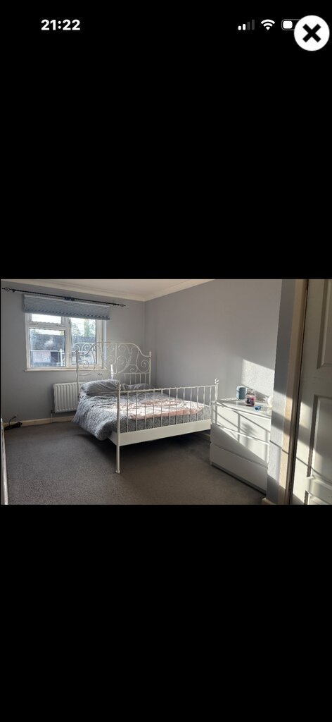 Photo 3 of Frimley property