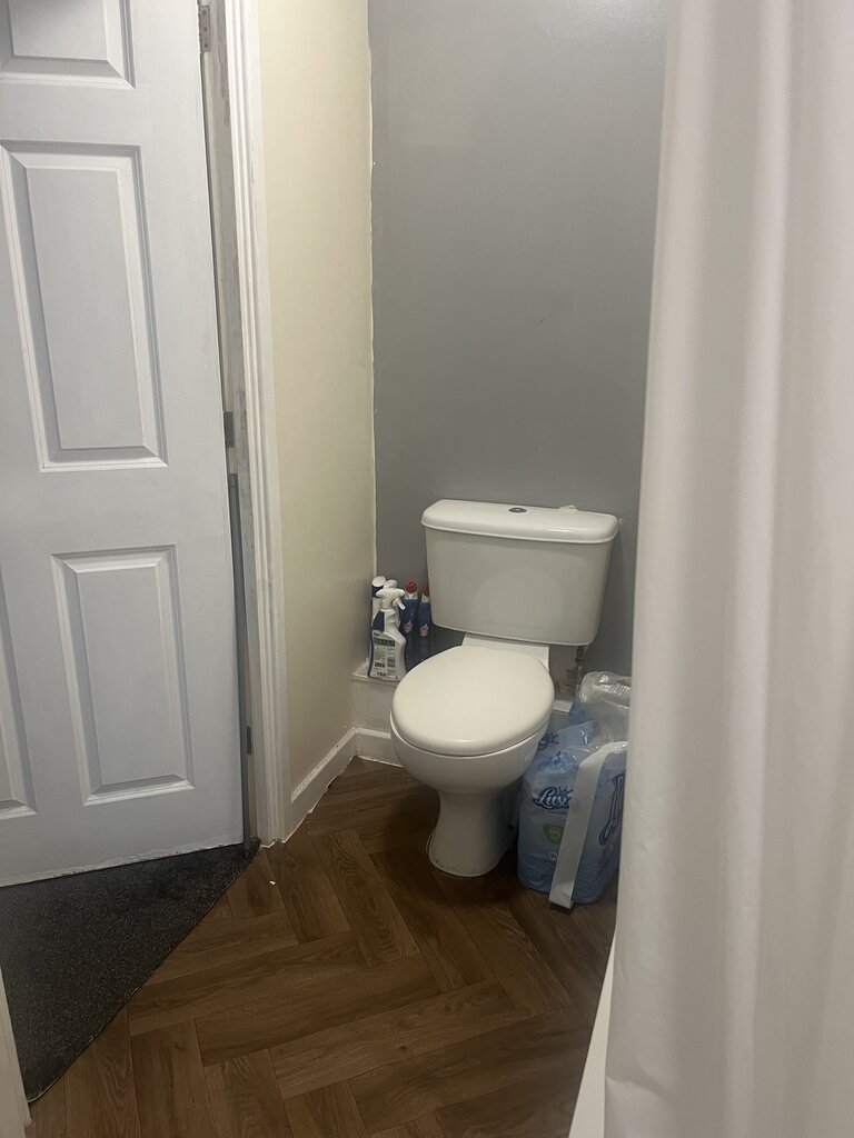 Photo 4 of Greenhithe property