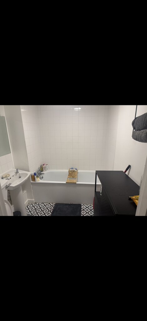 Photo 4 of London property