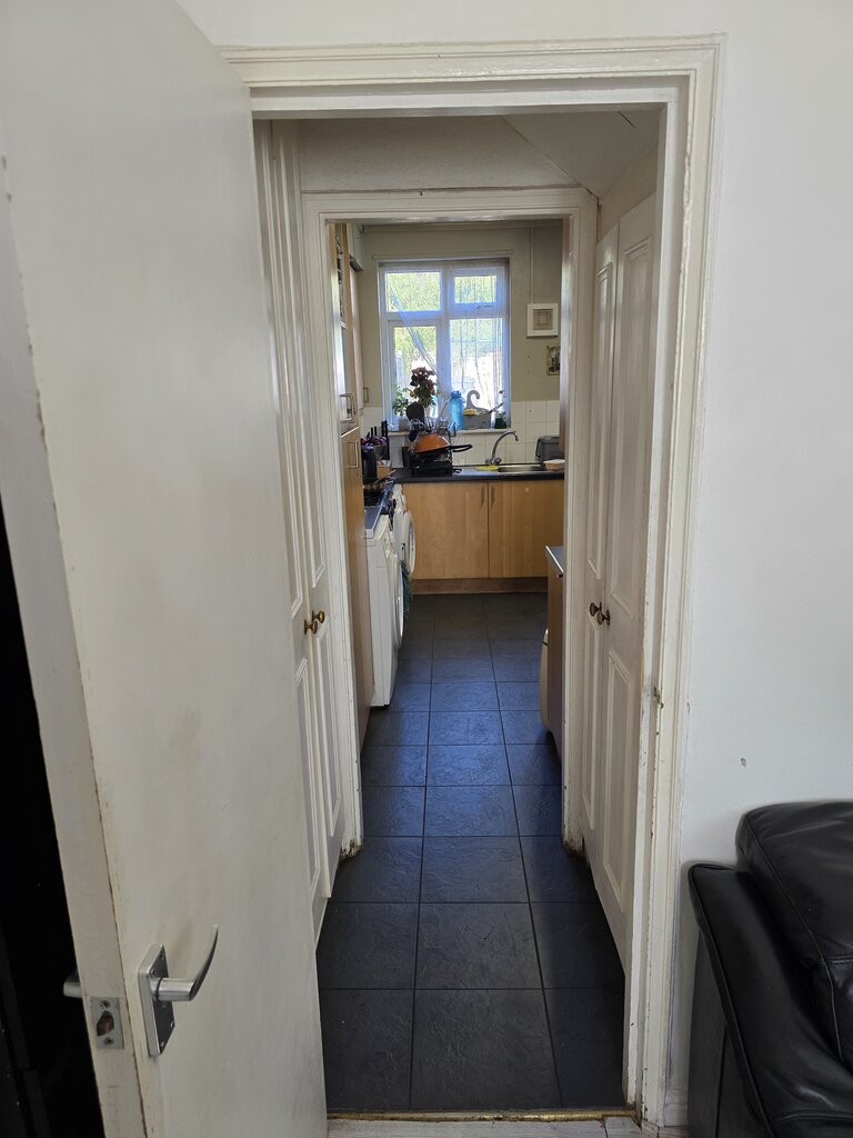 Photo 5 of London property