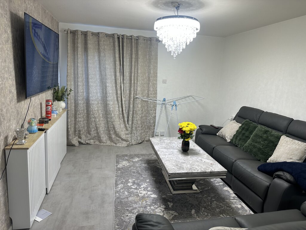Photo 3 of Manchester property