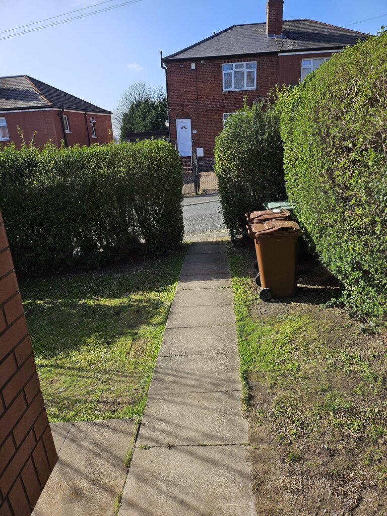 Photo 2 of Castleford property