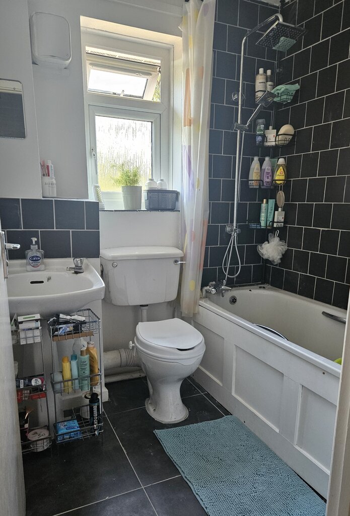 Photo 3 of West Drayton property