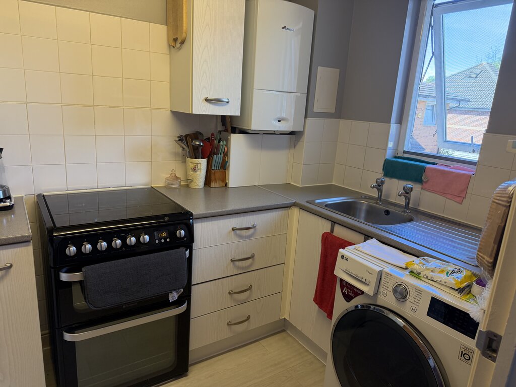 Photo 3 of West Drayton property