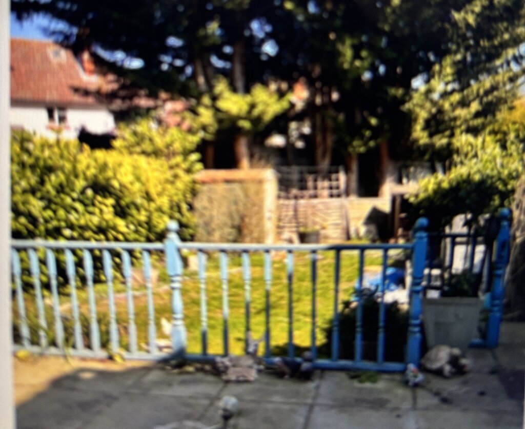 Photo 2 of Guildford property