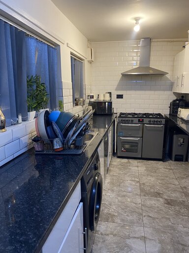 4 bed house