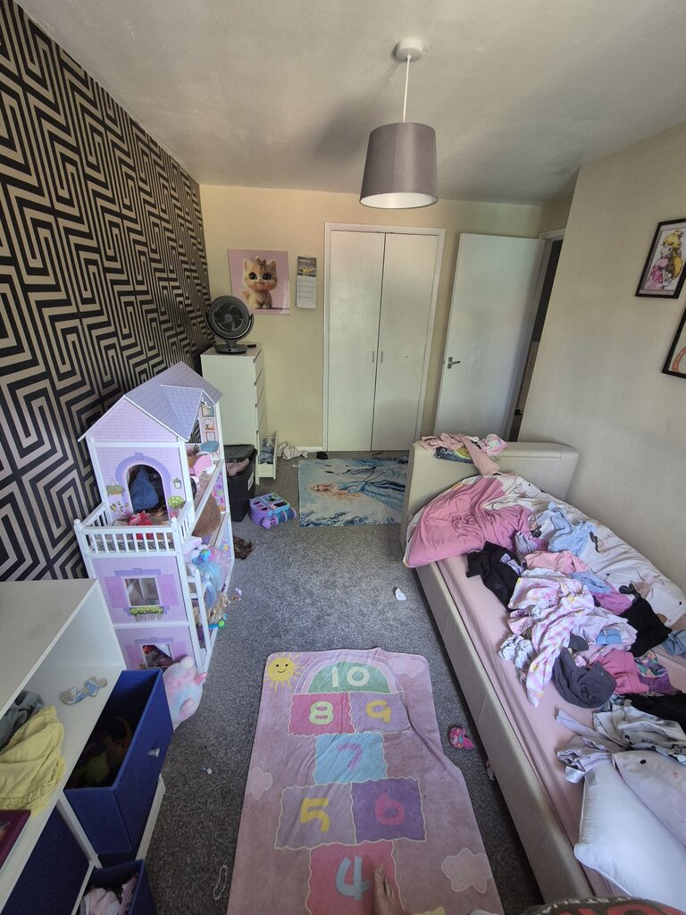 Photo 4 of Peterborough property