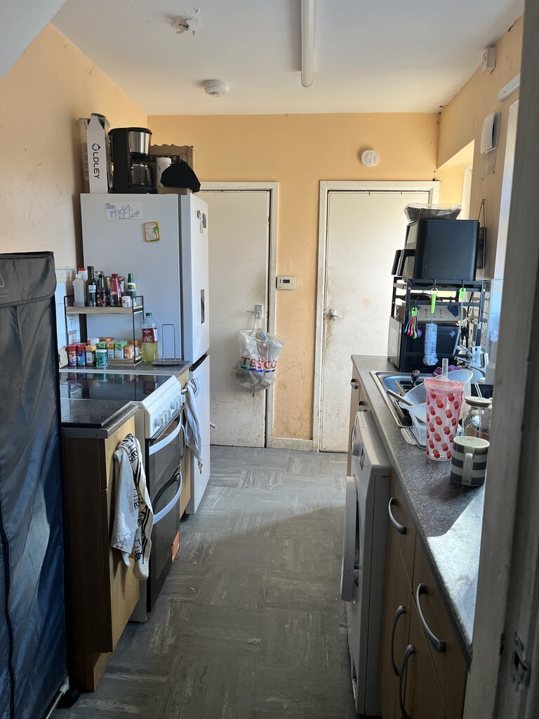 Photo 4 of Wakefield property