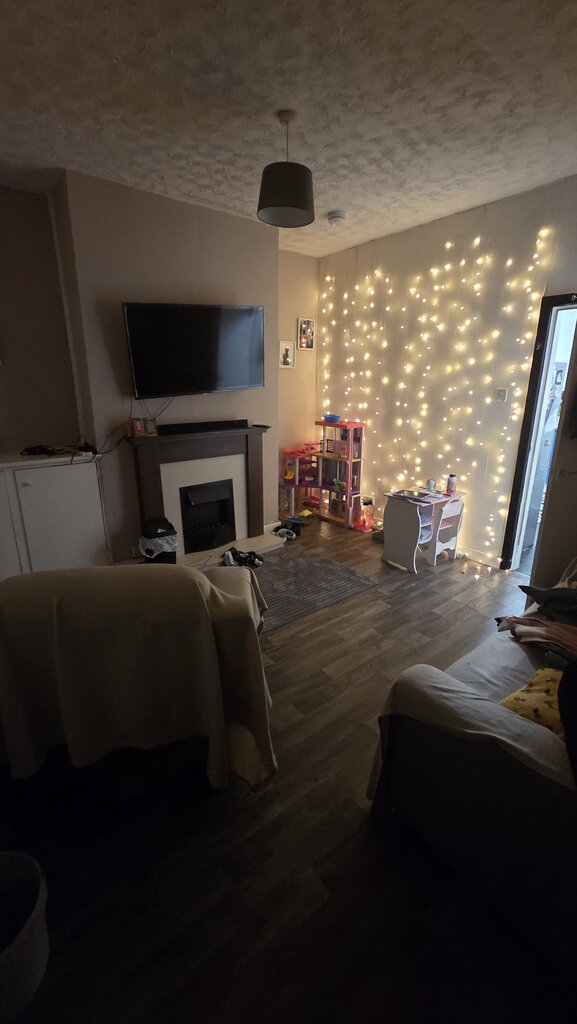 Photo 3 of Manchester property