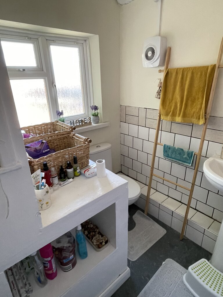 Photo 5 of Basildon property