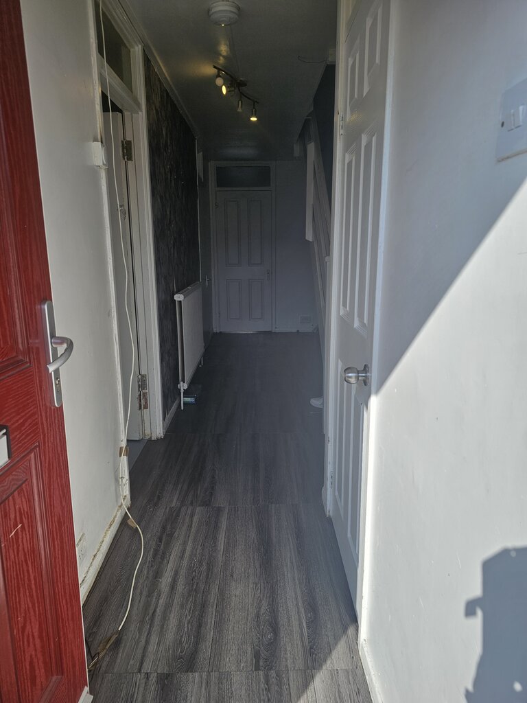 Photo 4 of London property