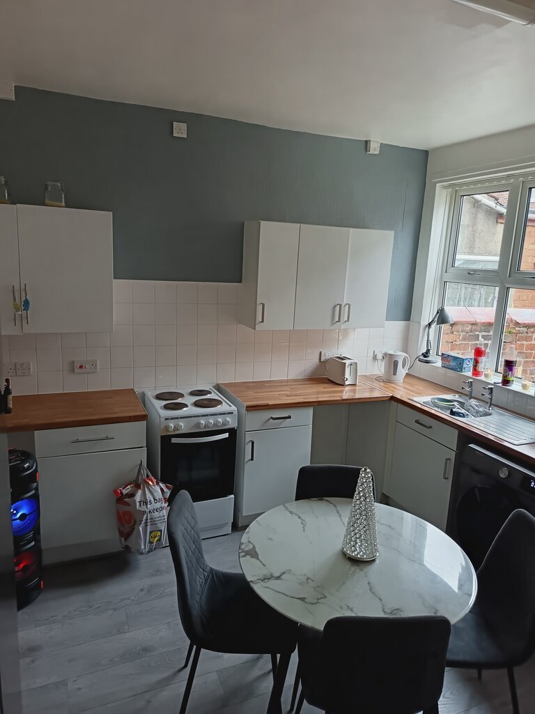 Photo 5 of Manchester property