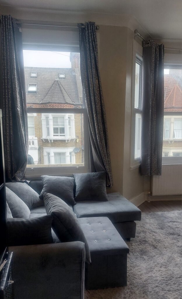 Photo 2 of London property