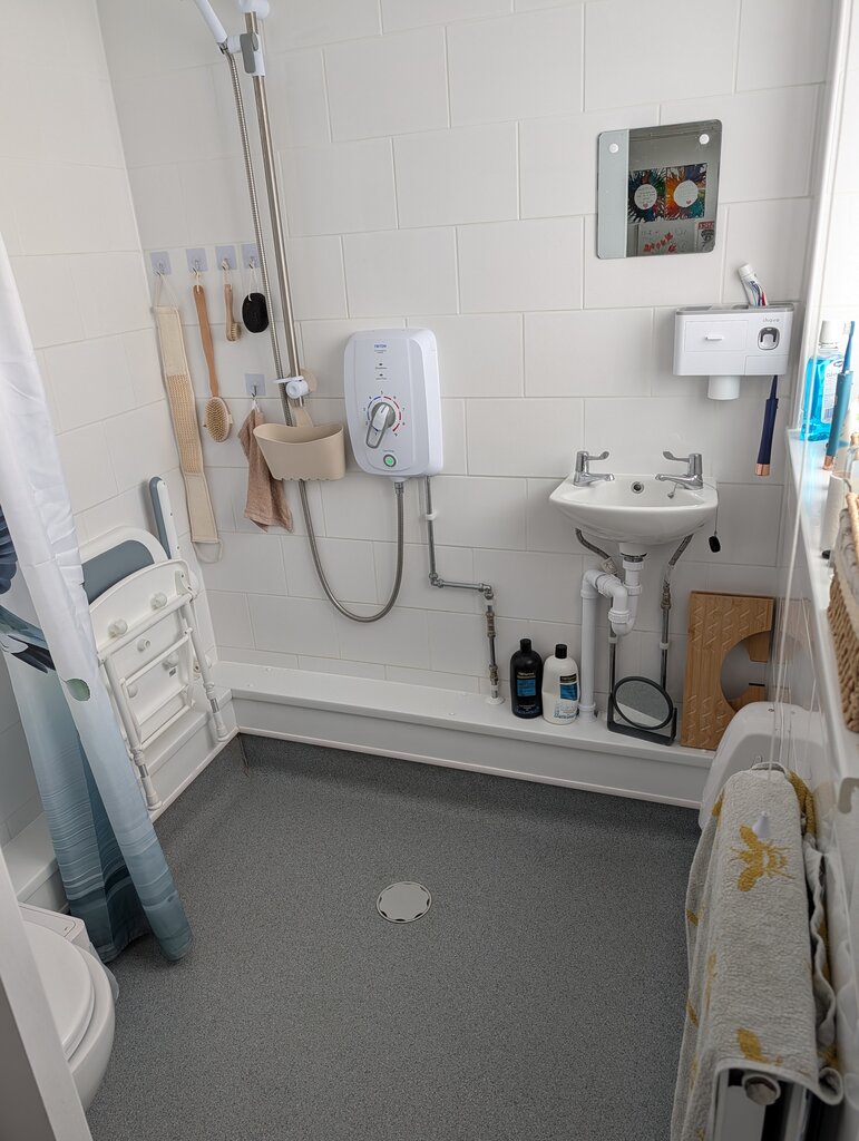 Photo 4 of Leeds property